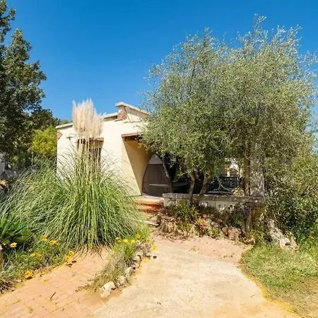 Al Mare A Holiday home *